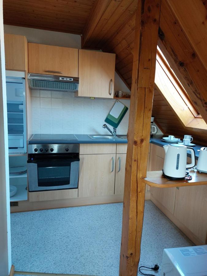 Dachgeschosswohnung Mit Burgblick In Kues Бернкастель-Кюс Экстерьер фото